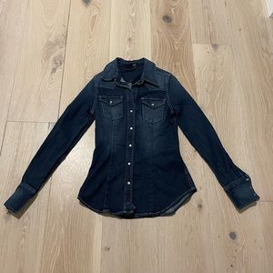 Express Dark Denim Chambray pearl snap button down